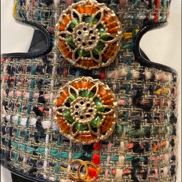 Chanel tweed and Leather sandals. - Picture 11 of 13